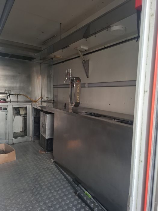 Mercedes MB100d Roulote Bar