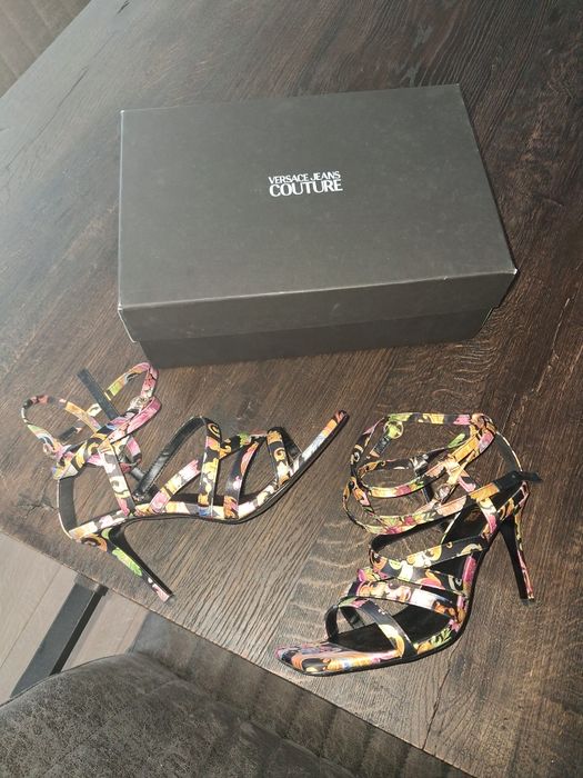 Szpilki sandalki versace