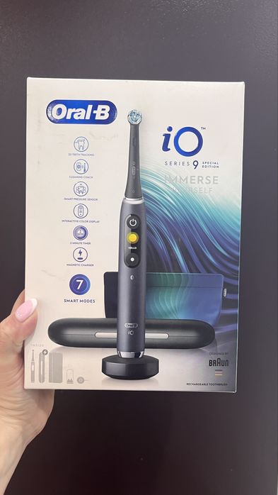 Електрощітка ORAL-B iO 9 з гарантією на 12 місяців