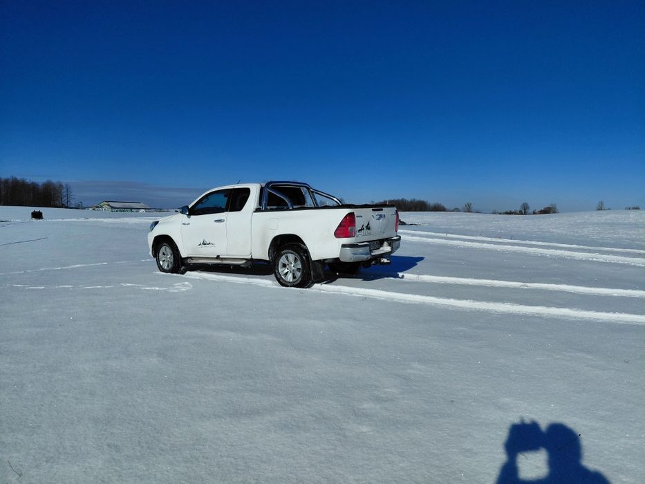 Toyota Hilux 2.4 D