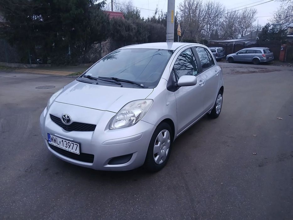 Toyota Yaris 2009r lift salon polska 138tys bez korozji