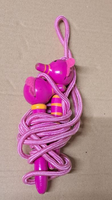 Corda saltar, pegas em madeira