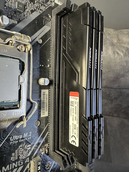 Оперативна пам'ять Kingston 8 GB DDR4 3733 MHz HyperX