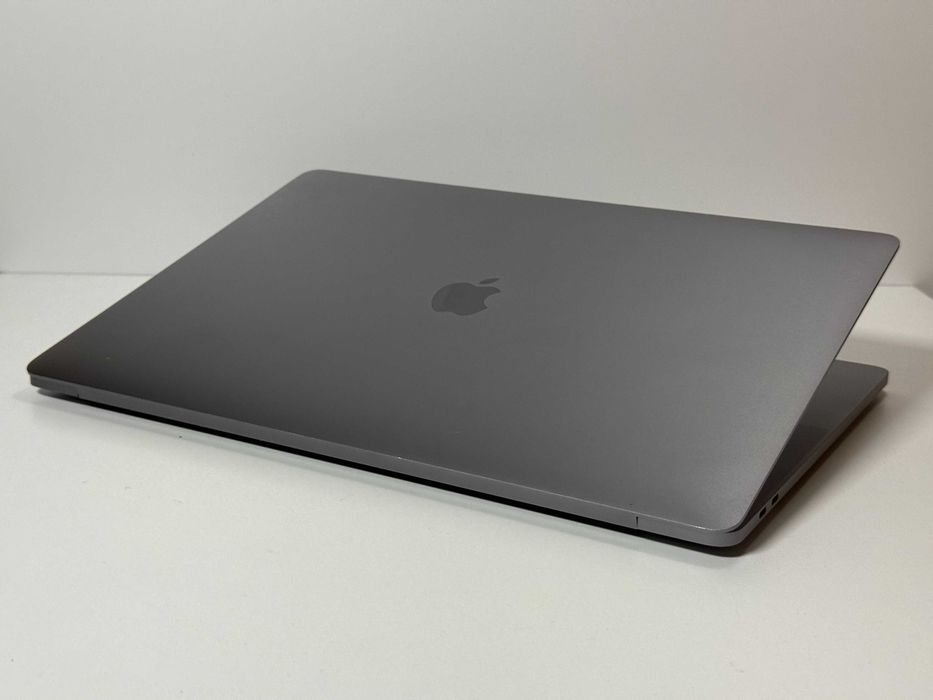 Apple MacBook Pro 15 2018 TouchBar - i7 16GB / 256GB - 84% Kondycji Baterii - Gwarancja - Stan BDB -