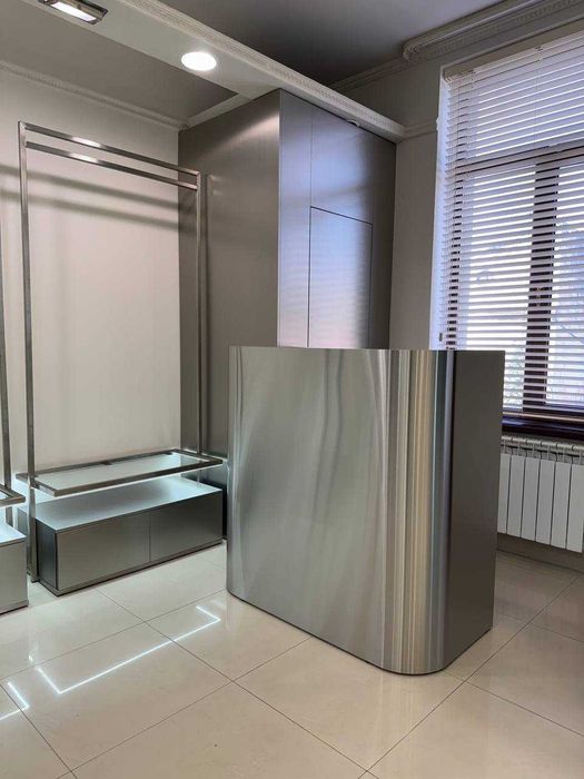 Меблі з нержавіючої сталі для магазину кафе шоуруму полиці кашпо