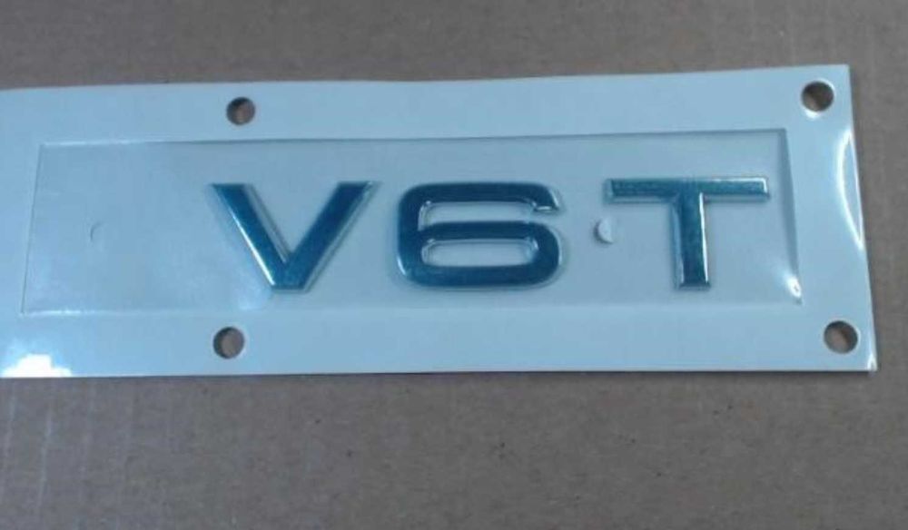 Nowy emblemat samoprzylepny V6T - czarny | srebrny | dostępny również V8T