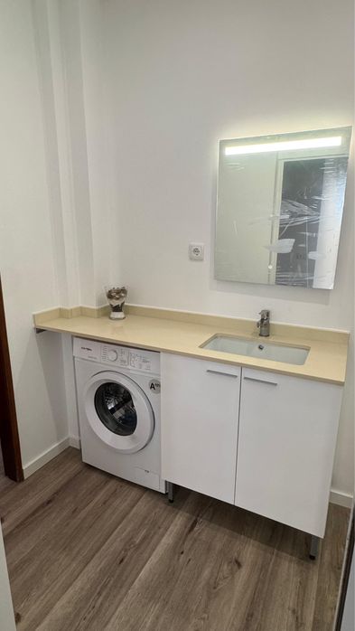 Aluga-se espaço comercial