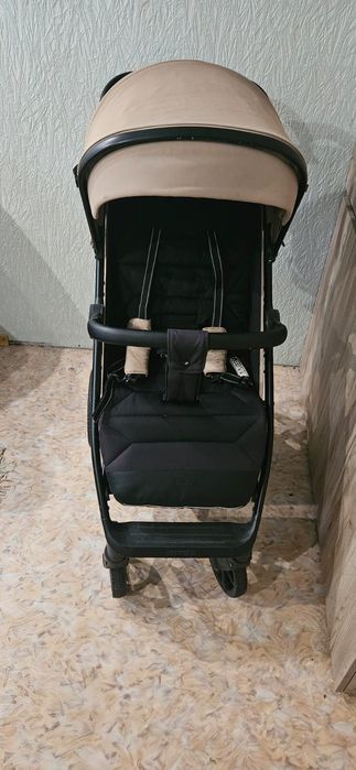 Прогулянкова коляска CARRELLO Bravo