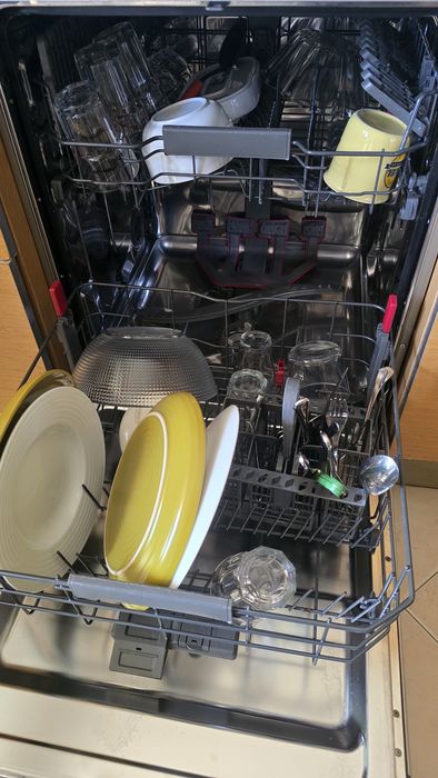 Máquina lavar loiça WHIRLPOOL
