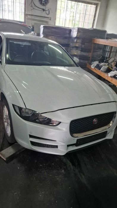 Jaguar XE na częsci