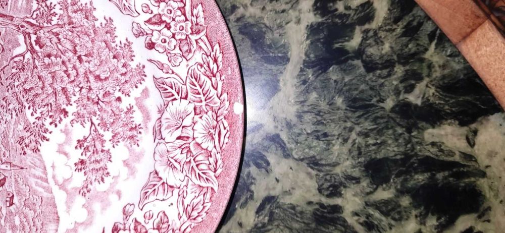 Тарелки под незначительную реставрацию.Англия фарфор.