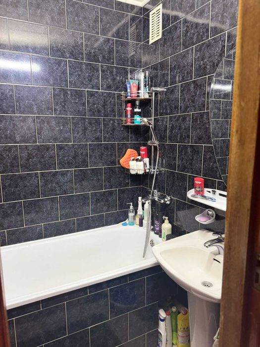 Продаж 3-кім квартири Митниця, вул. Нижня Горова