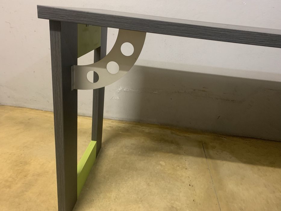 Secretária Usada em Bom Estado