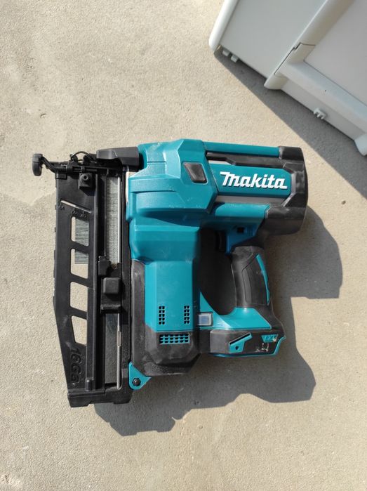 Gwoździarka Makita dbn600