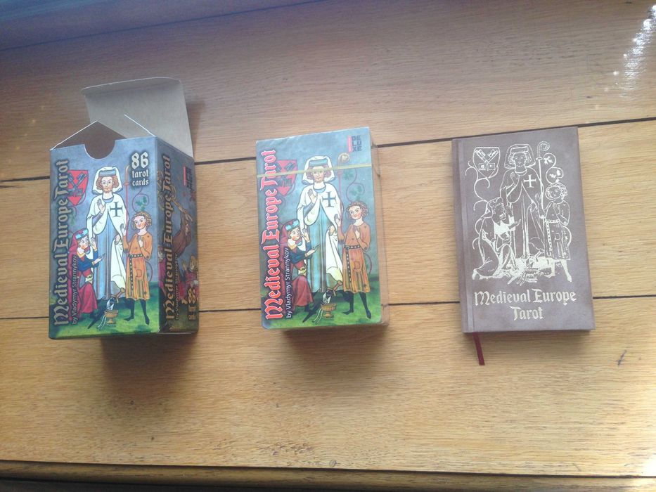 Карты таро Cредневековой Европы Medieval Europe Tarot гадальные DELUXE