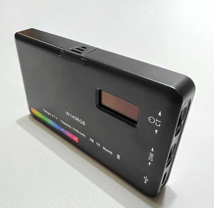 Накамерный RGB видеосвет 140 LED на аккумуляторе с дисплеем Luxceo