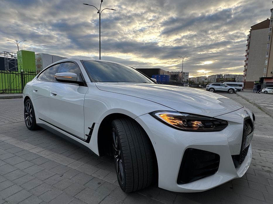 В продажі BMW i4