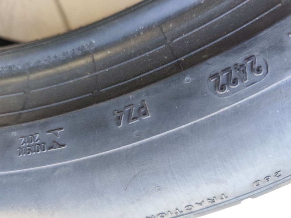 Pneus 235/50r19 Pirelli Pzero PZ4 MO 90% piso