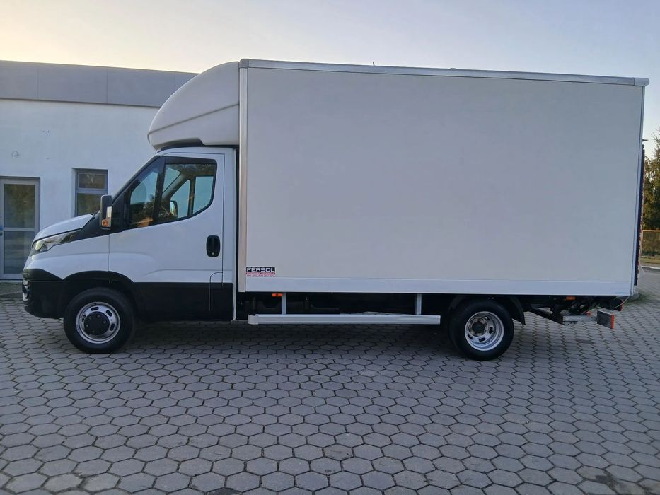 Iveco 35 Daily  Iveco sprowadzone ,  3 l manual, 8 palet, winda, stan bdb
