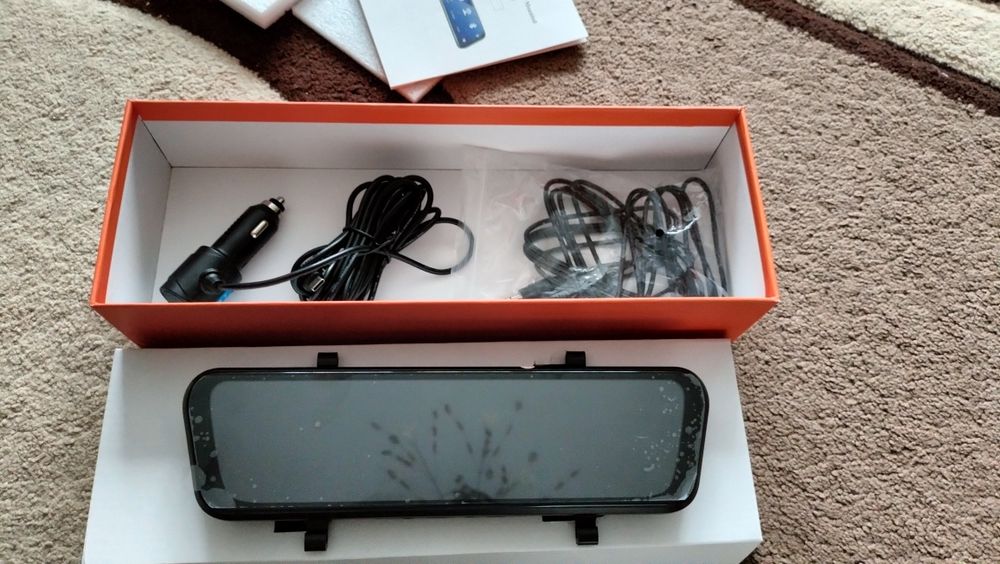 Дзеркало - відеореєстратор