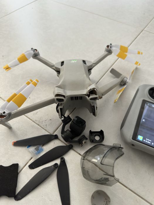 Drone dji mini 3  para peças ou podes subistitur as que estao partidas