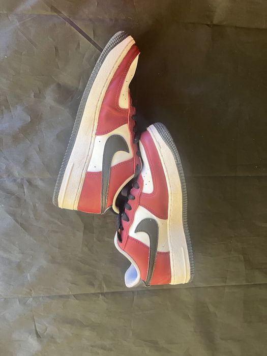 Air force 1 vermelho preto e branco