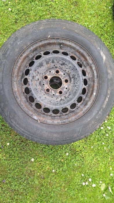 Felgi stalowe z oponami 195 65 R15