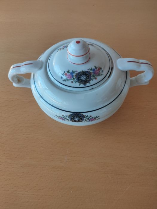 Conjunto de peças em cerâmica da "Candal".