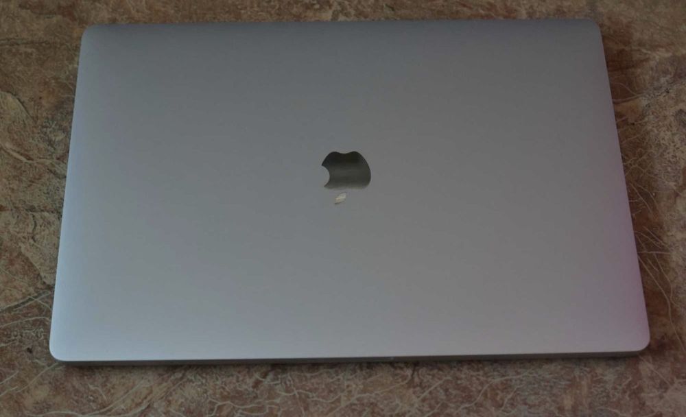 MacBook Pro 16" 2019 | 1 TB SSD| i9 2.3GHz | 16 GB | 361 цикла батареи!