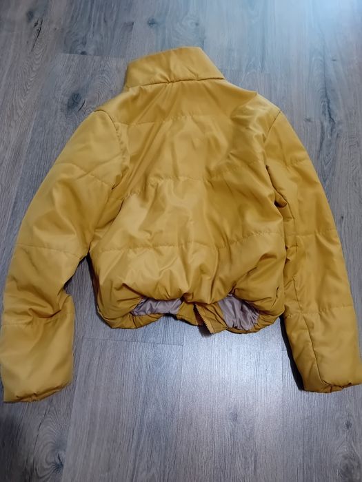Куртка осіння в хорошому стані.