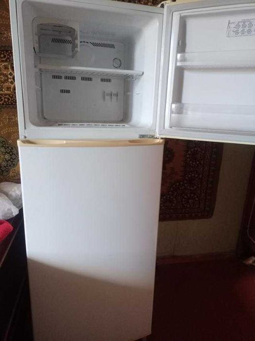 Продам холодильник Самсунг саморозморозка