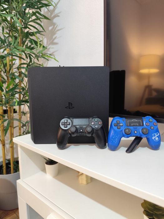 PlayStation 4 Slim