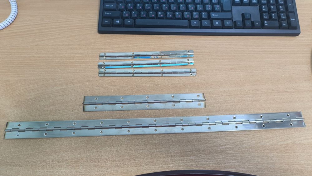 Петля рояльна з нержавійки . Завіс  з нержавійки .