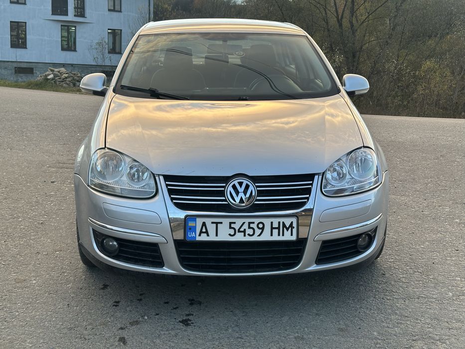 Volksvagen Jetta 2008 1.6 авто гарне