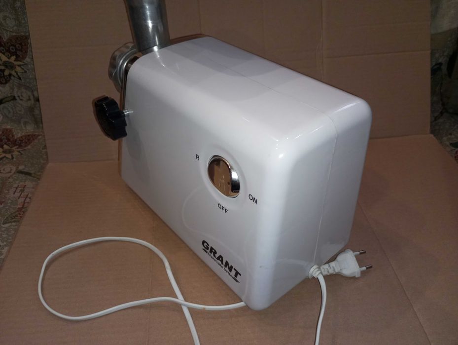 М'ясорубка електрична Grant 2500W электро мясорубка