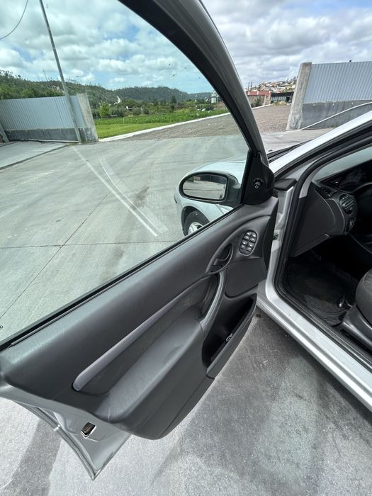 Ford focus 115 cv 1.8 em bom estado