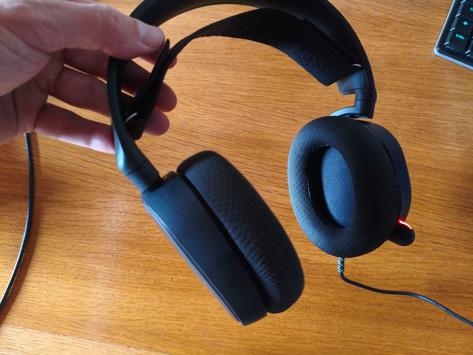 SteelSeries Arctis 5 – Headset Gaming RGB com Som 7.1