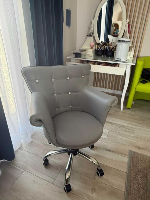 Krzesło obrotowe, fotel obrotowy glamour z kryształami, szare jak nowe
