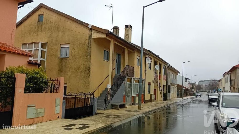 Casa / Villa T4 em Mogadouro, Valverde, Vale de Porco e Vilar de Rei d