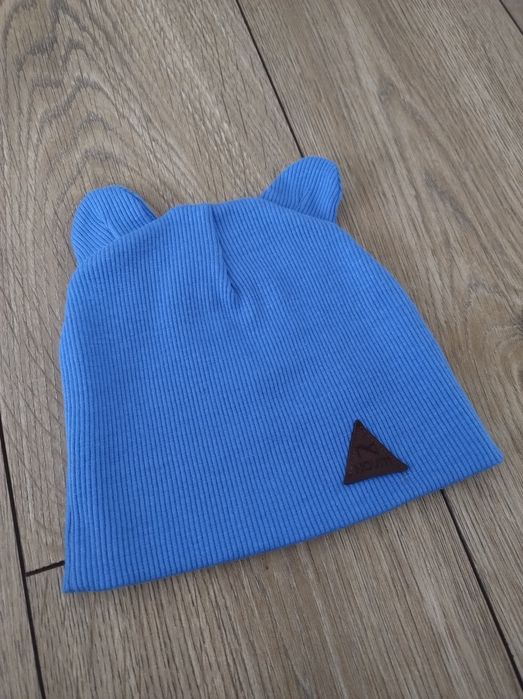 Czapka przejściowa prążkowana uszy 42-48 cm