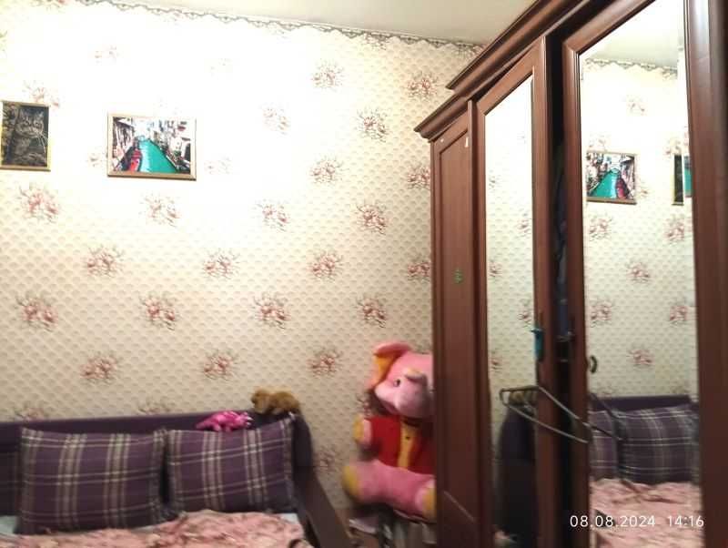 Продам.. двухэтажный кирпичный дом в Мерефе.