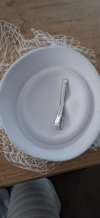 Fascynator ślubny z perełkami nowy