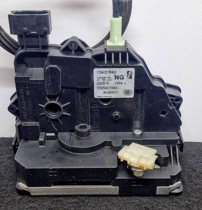 Fechadura / Fecho Porta Frente Direito 13431840 - OPEL CORSA E