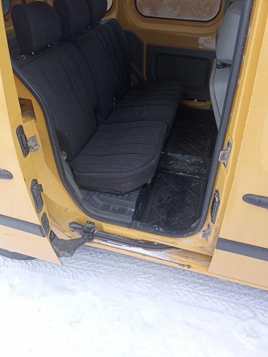 Автомобіль Рено кенго