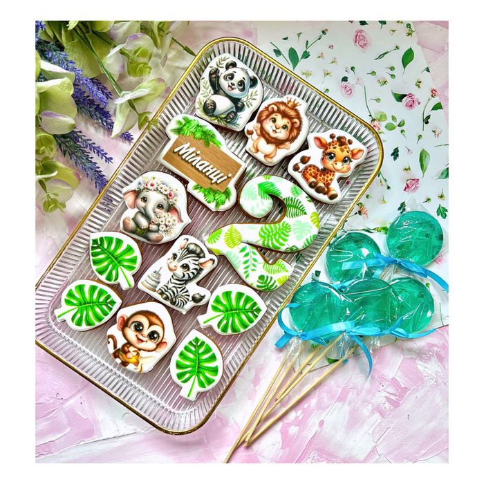 Декор для торта. Пряники з ручним розписом та харчовим друком