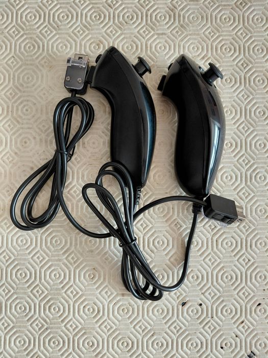 Comandos Wii + Nunchuk + Capas + Correias