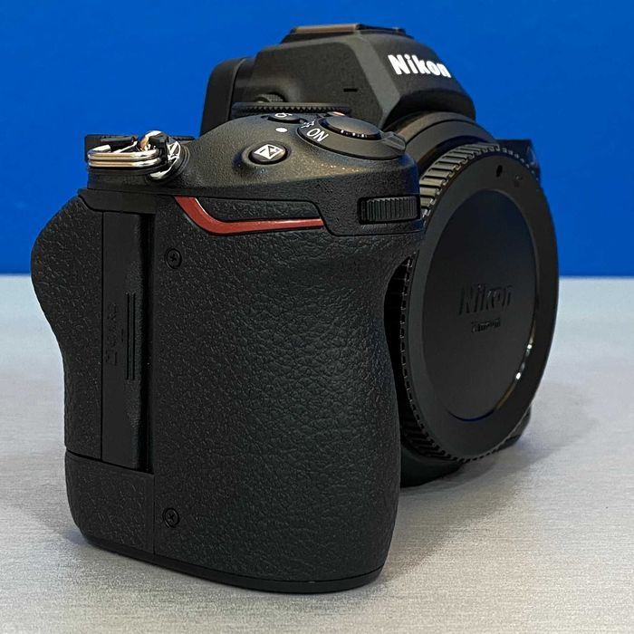 Nikon Z5 (Corpo) - 24.3MP | NOVA | 3 ANOS DE GARANTIA
