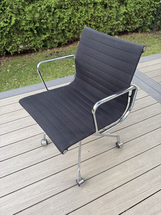 Vitra EA108 Eames oryginał fotel konferencyjny aluminium / Herman Miller