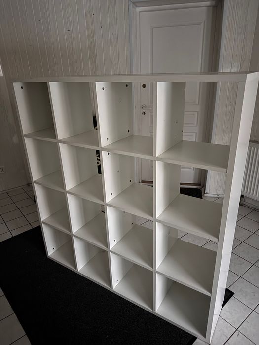 Stolik kawowy Jysk i regał Ikea