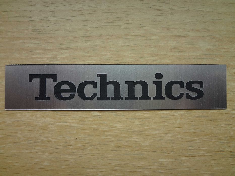 Technics logo napis
